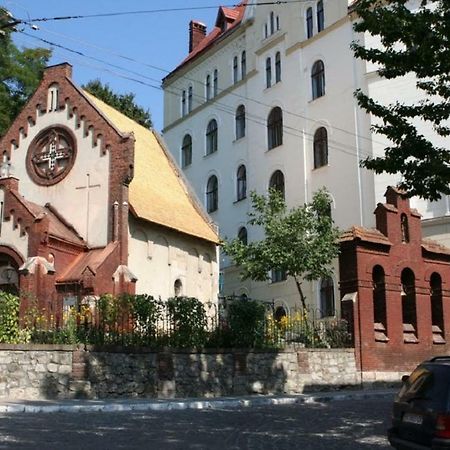 Смарт Квартира В Центрі Для Пари - 5 Хв Від Оперного Театру Lviv Exterior photo
